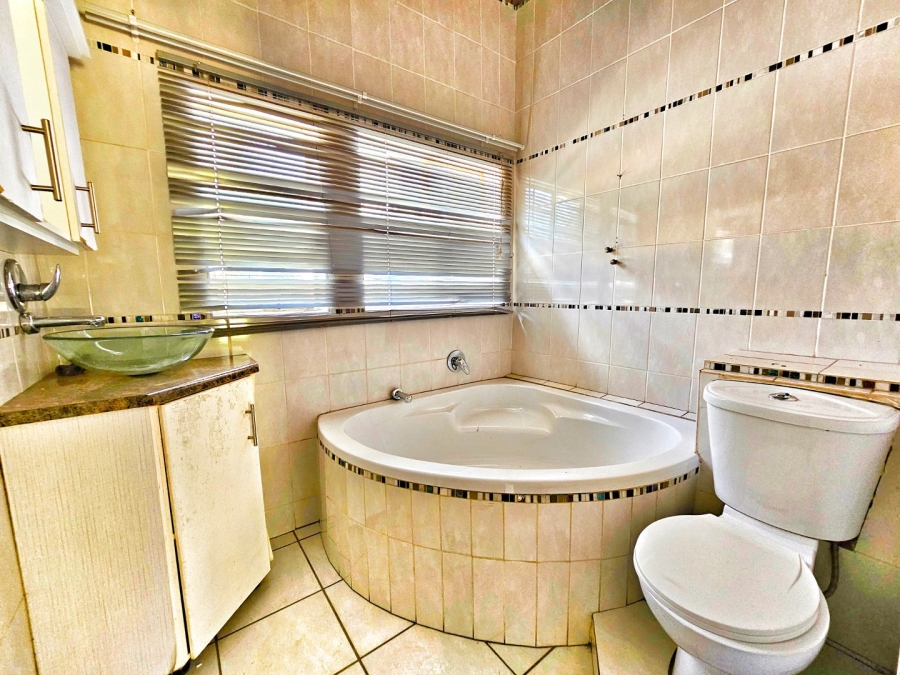 5 Bedroom Property for Sale in Vaalpark Free State